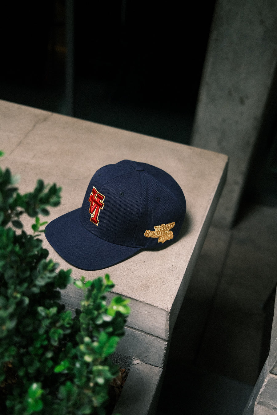 LA World Series 1981 Gold Stamp Snapback (Navy/Gold/Red)