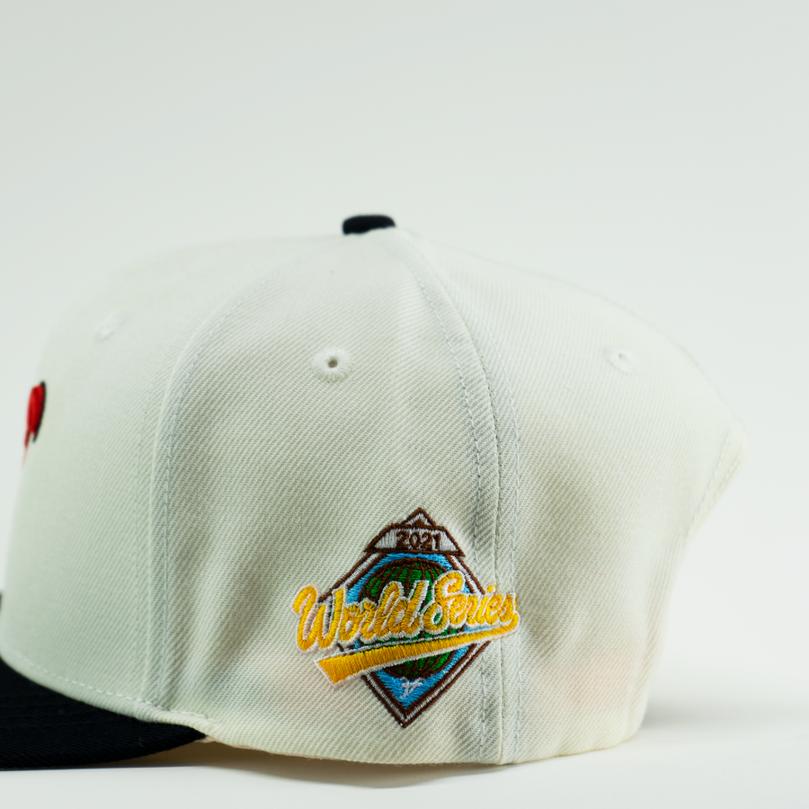 Uniform ATL Braves World Series Snapback (Cream/Black)